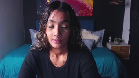 M E G A N   online show from 03.04.25