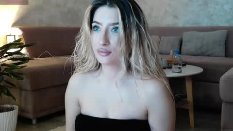 Snapshot of meganblazex chatting on 05.14.26 Megan online show from 05.14.26
