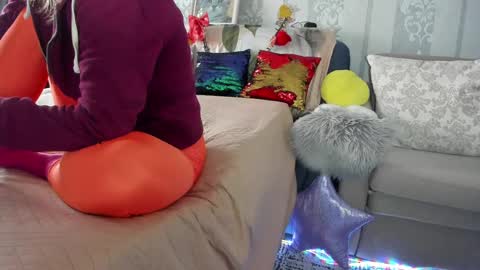 Nicki--------- Welcome to my Room online show from 02.22.25