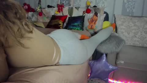 Nicki--------- Welcome to my Room online show from 02.27.25