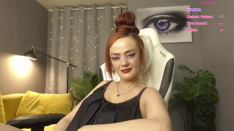 Snapshot of meganiex chatting on 12.05.25 MeganieX online show from 12.05.25