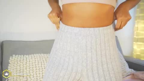 Snapshot of megann__sweet chatting on 09.17.25 Mara online show from 09.17.25