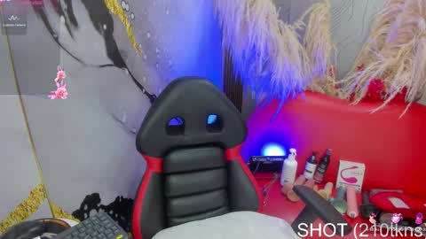 Snapshot of megann__up chatting on 10.05.25 Megan  online show from 10.05.25