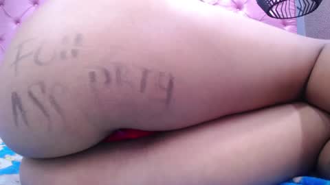 Snapshot of megann_boobs chatting on 01.19.25 Megan online show from 01.19.25