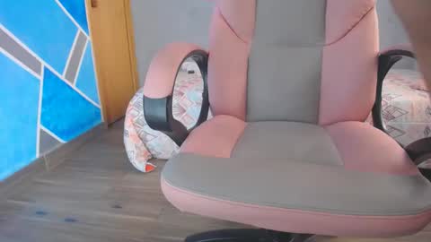 Snapshot of megannmilf chatting on 12.18.24 megannmilf online show from 12.18.24
