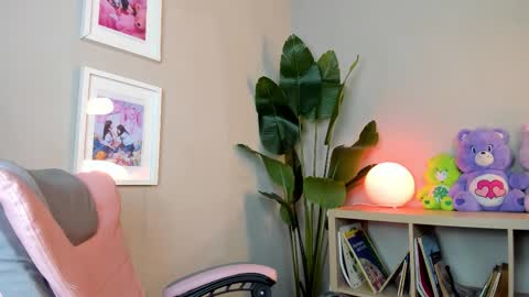 Snapshot of meganpeach_ chatting on 11.25.25 meganpeach_ online show from 11.25.25