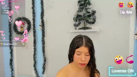 Snapshot of meganqueen2 chatting on 12.03.24 Megan Queen online show from 12.03.24