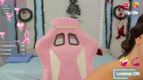 Snapshot of meganqueen2 chatting on 12.22.24 Megan Queen online show from 12.22.24