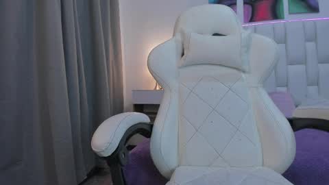 Megan Queen online show from 04.06.26