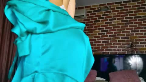 Snapshot of megansin_ chatting on 09.28.25 Megan online show from 09.28.25