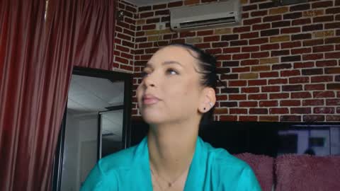 Snapshot of megansin_ chatting on 10.01.25 Megan online show from 10.01.25