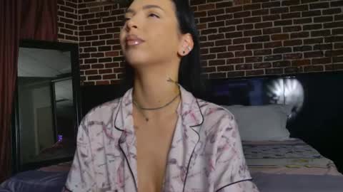 Snapshot of megansin_ chatting on 10.05.25 Megan online show from 10.05.25