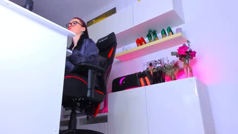 Snapshot of meganstones chatting on 01.11.26 Megan online show from 01.11.26