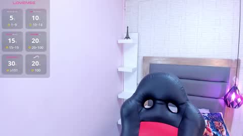 M E G A N  online show from 12.22.25