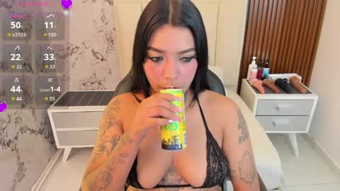 M E G A N  online show from 05.08.26