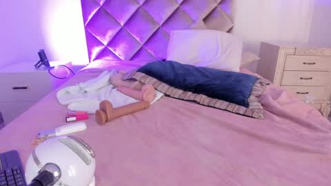 M E G A R A online show from 01.29.25