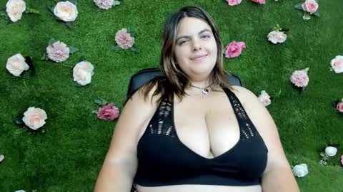 Snapshot of megatitts_ chatting on 09.12.25 megatitts_ online show from 09.12.25