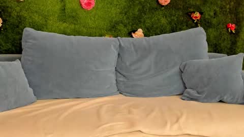 Snapshot of megatitts_ chatting on 10.07.25 megatitts_ online show from 10.07.25