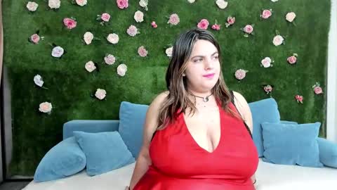 Snapshot of megatitts_ chatting on 10.08.25 megatitts_ online show from 10.08.25