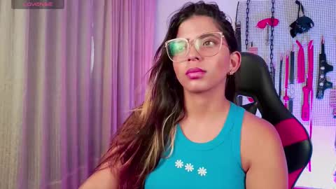 Snapshot of meggan_greey chatting on 10.09.25 Your best slave online show from 10.09.25