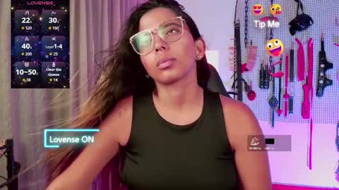 Snapshot of meggan_greey chatting on 10.15.25 Your best slave online show from 10.15.25