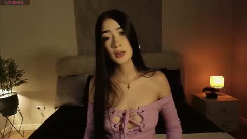 Snapshot of meggan_luxx chatting on 06.19.26 MEGGAN LUXX online show from 06.19.26