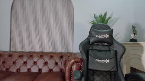 Snapshot of meggan_luxx chatting on 07.14.26 MEGGAN LUXX online show from 07.14.26
