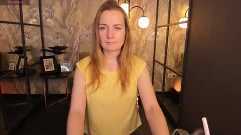 Snapshot of meggysun chatting on 11.02.25 Meggy online show from 11.02.25