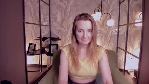 Snapshot of meggysun chatting on 11.11.25 Meggy online show from 11.11.25