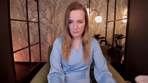 Snapshot of meggysun chatting on 11.14.25 Meggy online show from 11.14.25