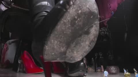 Snapshot of megoddessara chatting on 12.12.24 Goddess Sara online show from 12.12.24