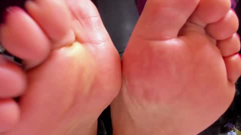 Snapshot of megoddessara chatting on 02.05.25 Goddess Sara online show from 02.05.25