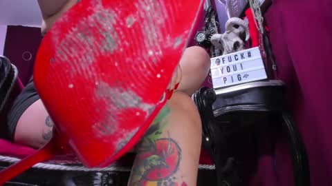 Snapshot of megoddessara chatting on 11.04.25 Goddess Sara online show from 11.04.25