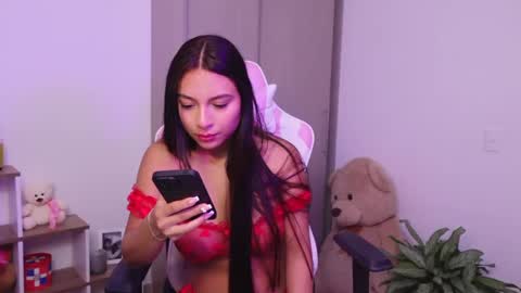 Snapshot of meiis_ chatting on 03.08.25 meiis3 online show from 03.08.25