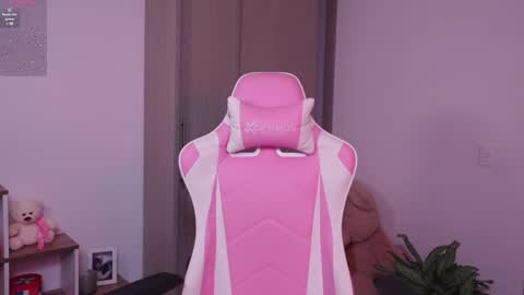 Snapshot of meiis_ chatting on 03.09.25 meiis3 online show from 03.09.25