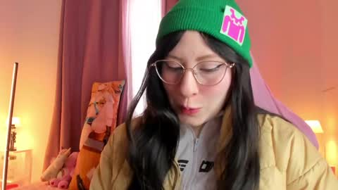 Snapshot of meikitty chatting on 10.29.25 Mei online show from 10.29.25