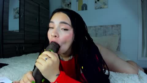 Snapshot of meily_oficial chatting on 11.18.25 IG soymeily oficial online show from 11.18.25