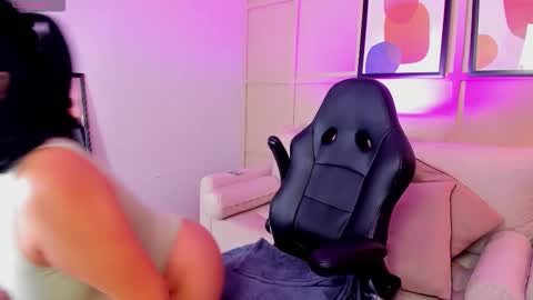 Snapshot of meivis__ chatting on 11.24.25 Melvis online show from 11.24.25