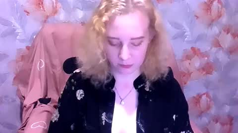 Snapshot of mel_mellie chatting on 12.14.25 Mel Mellie online show from 12.14.25