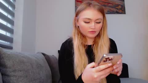 Snapshot of melani_a chatting on 01.08.26 Melania online show from 01.08.26