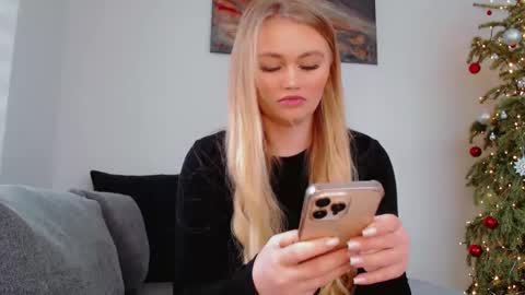 Snapshot of melani_a chatting on 01.14.26 Melania online show from 01.14.26