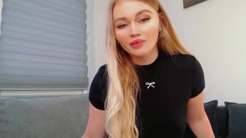 Snapshot of melani_a chatting on 02.02.26 Melania online show from 02.02.26