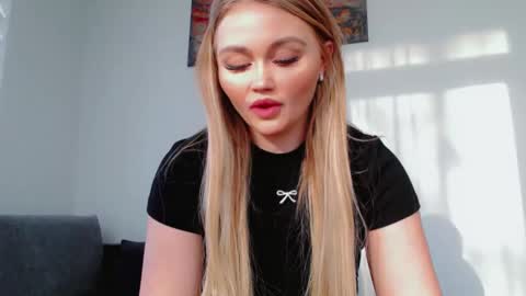 Snapshot of melani_a chatting on 02.03.26 Melania online show from 02.03.26