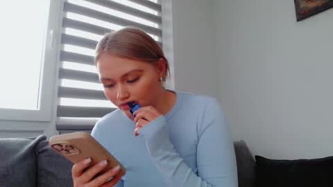 Snapshot of melani_a chatting on 02.05.26 Melania online show from 02.05.26