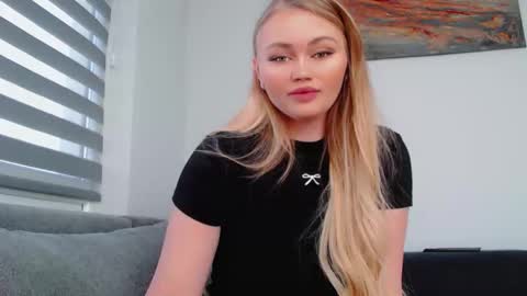 Snapshot of melani_a chatting on 02.15.26 Melania online show from 02.15.26