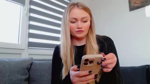 Snapshot of melani_a chatting on 03.14.26 Melania online show from 03.14.26