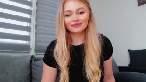 Snapshot of melani_a chatting on 03.24.26 Melania online show from 03.24.26