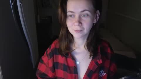 Snapshot of melania____ chatting on 11.24.25 Mila online show from 11.24.25