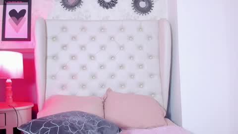 Snapshot of melanie__hills chatting on 01.22.25 Melanie online show from 01.22.25