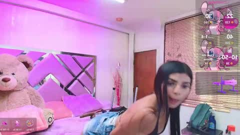 Snapshot of melanie_castillo chatting on 10.20.25 melanie_castillo online show from 10.20.25